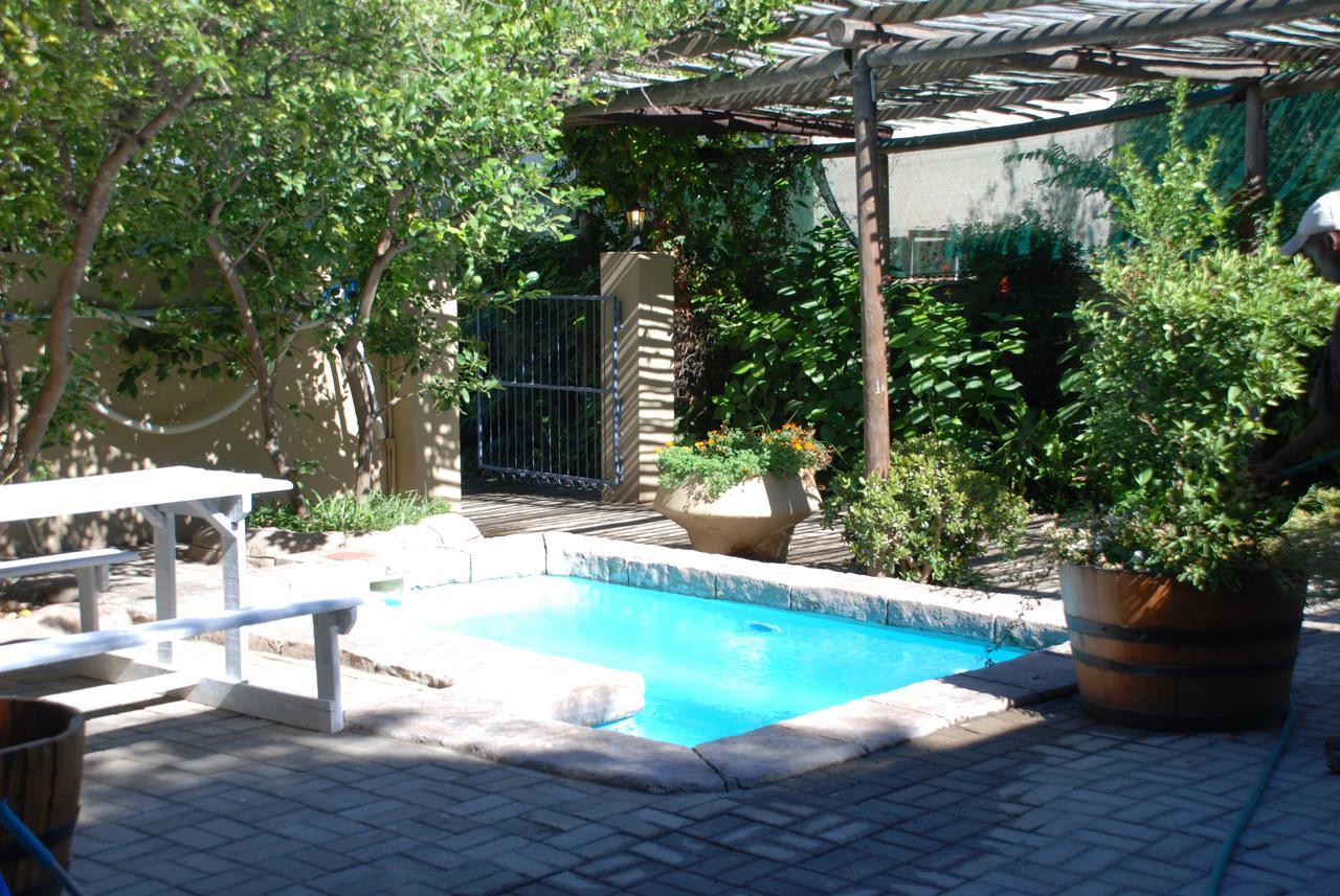86 On Langenhoven Bed & Breakfast Oudtshoorn Esterno foto